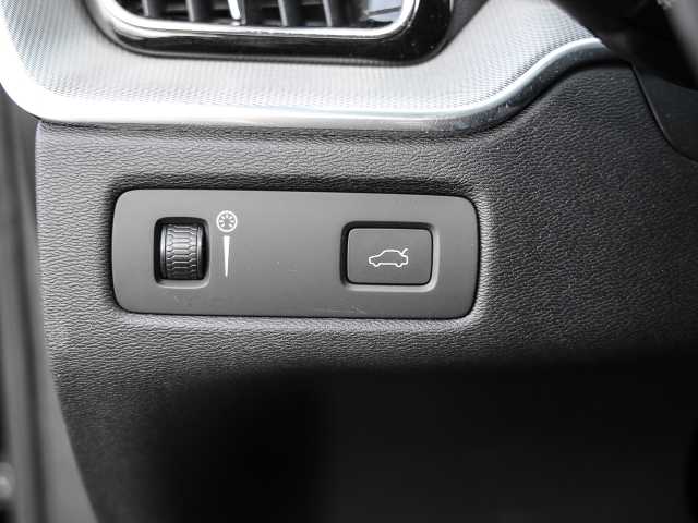 Volvo  R Design 2WD T5 StandHZG Navi digitales Cockpit Soundsystem LED Kurvenlicht Sche
