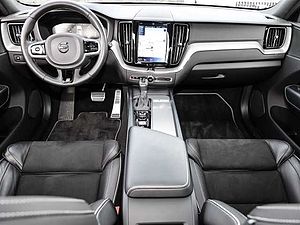 Volvo  R Design 2WD T5 StandHZG Navi digitales Cockpit Soundsystem LED Kurvenlicht Sche