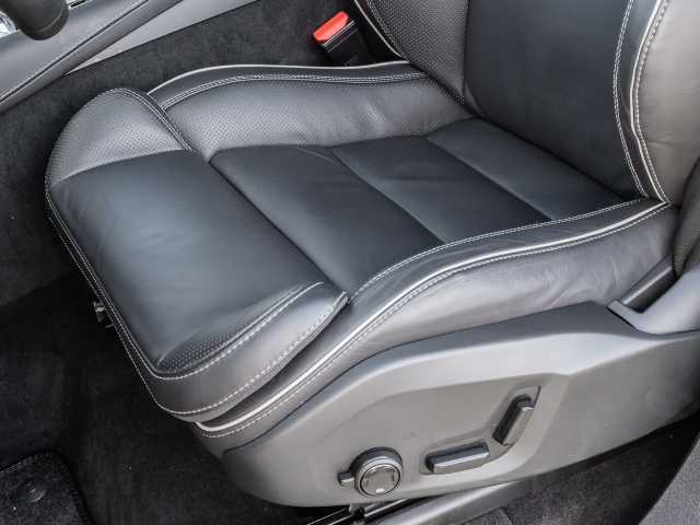 Volvo  Plus Bright AWD B5 Diesel EU6d 7-Sitzer Allrad digitales Cockpit Memory Sitze