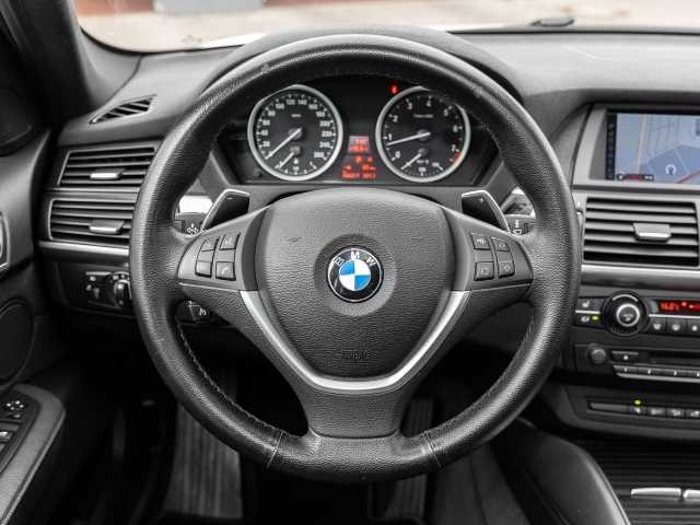 BMW  xDrive50i Allrad Sportpaket HUD Luftfederung Navi Leder Memory Sitze Soundsystem