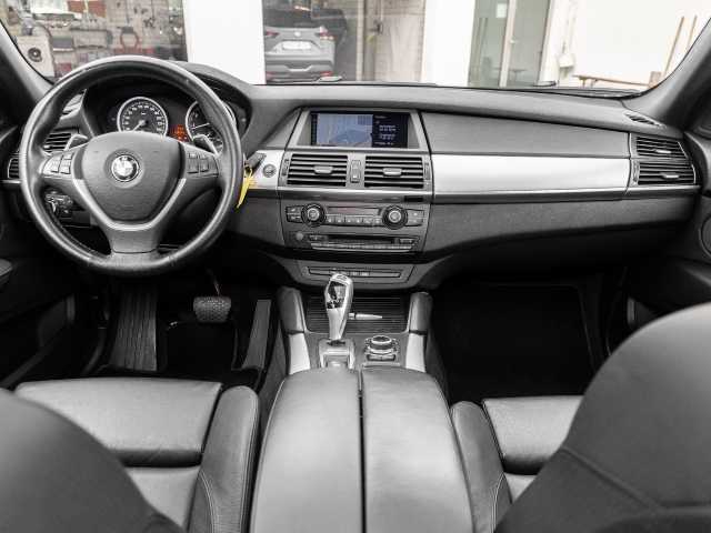 BMW  xDrive50i Allrad Sportpaket HUD Luftfederung Navi Leder Memory Sitze Soundsystem