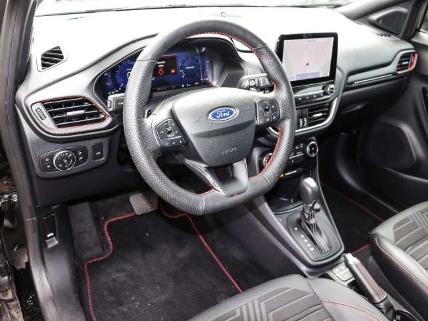 Ford  ST-Line X Design 155PS Auto. AHK Winter Fahrer Pkt AHK-abnehmbar Navi digitales