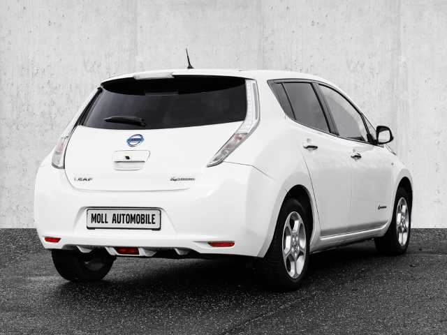 Nissan  Acenta Navi Klimaautom Keyless Entry Keyless Rückfahrkam. Temp Tel. -Vorb. Bergan