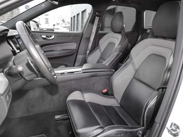 Volvo  R Design 2WD D4 EU6d-T HUD StandHZG Navi digitales Cockpit Memory Sitze Soundsys