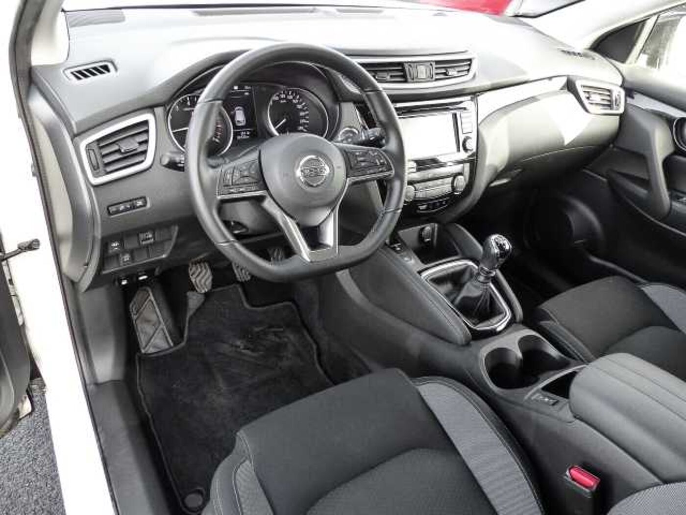 Nissan  Zama 1.3 DIG-T EU6d Panorama Navi Mehrzonenklima 2-Zonen-Klimaautom Klimaautom