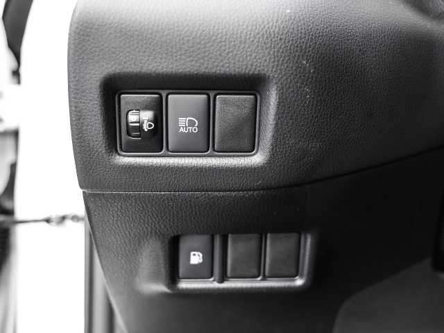 Toyota  EU6d-T Hybrid 1.8 Navi LED Scheinwerferreg. ACC Mehrzonenklima 2-Zonen-Klimaauto