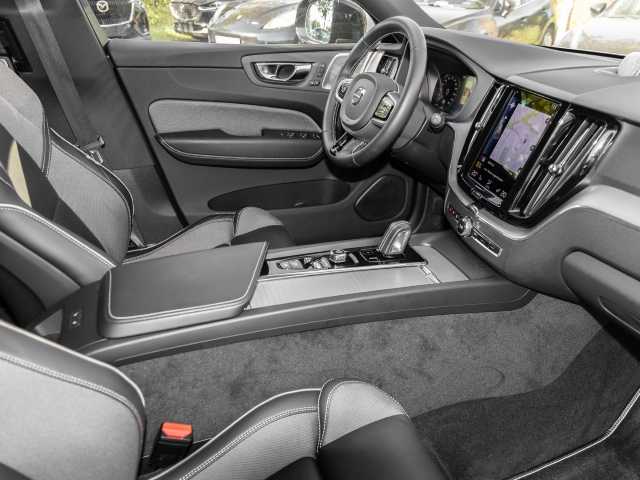 Volvo  R Design AWD B5 Diesel EU6d Allrad StandHZG Navi digitales Cockpit Memory Sitze
