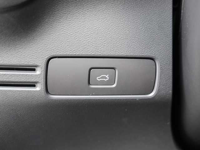 Volvo  Plus Dark 2WD B3 EU6d Navi digitales Cockpit Memory Sitze Soundsystem HarmanKard