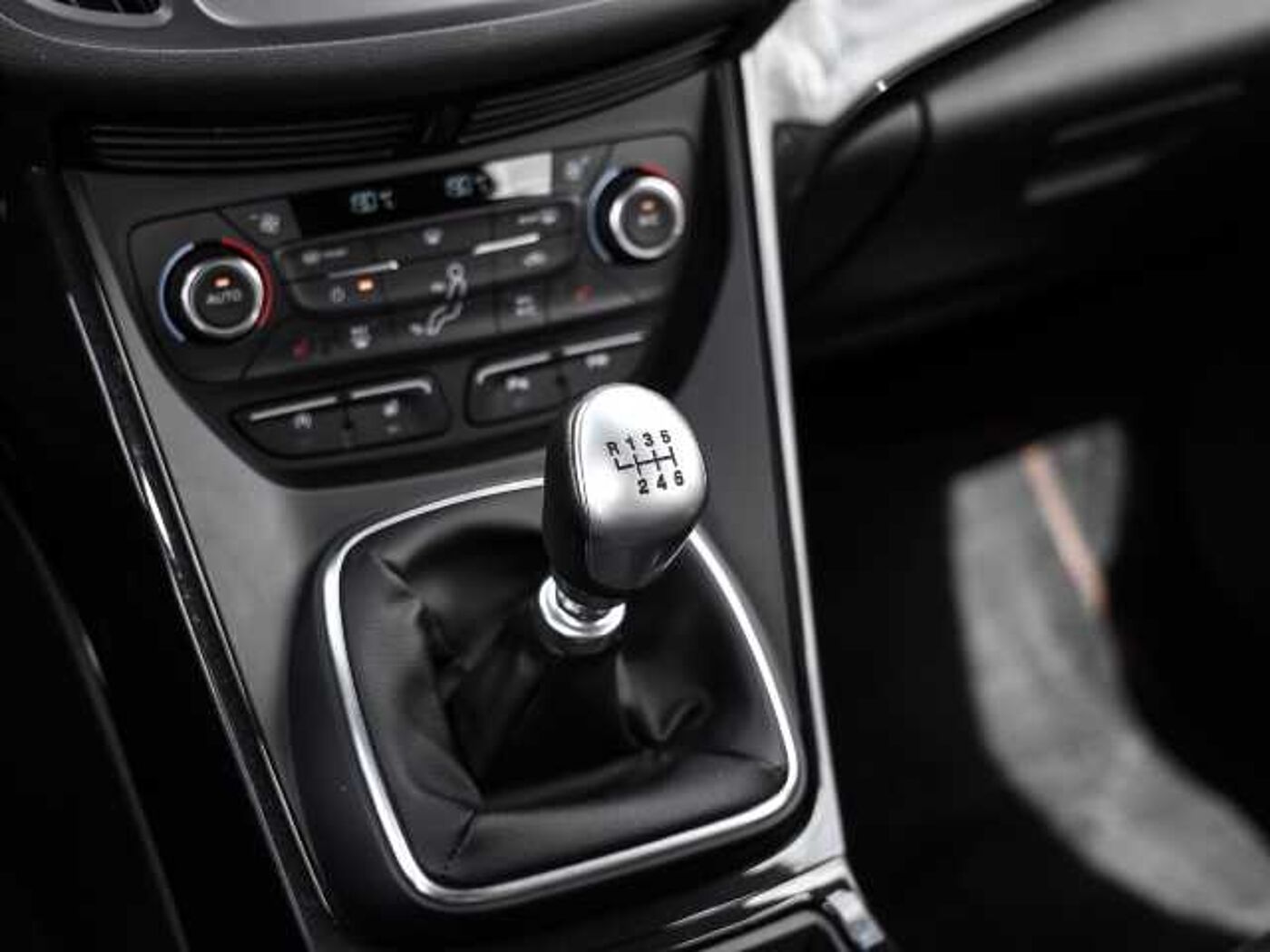 Ford  ST-Line 2.0 TDCi EU6d-T Navi Scheinwerferreg. Apple CarPlay Android Auto Mehrzon