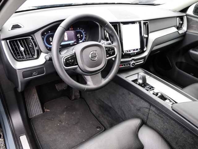 Volvo  Plus Dark 2WD B4 Benzin EU6d AHK digitales Cockpit Memory Sitze Soundsystem Harm