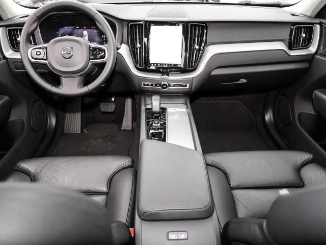 Volvo  Plus Dark 2WD B4 Benzin EU6d AHK digitales Cockpit Memory Sitze Soundsystem Harm