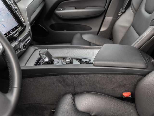 Volvo  Plus Bright 2WD B4 Benzin EU6d digitales Cockpit Memory Sitze Soundsystem LED Sc