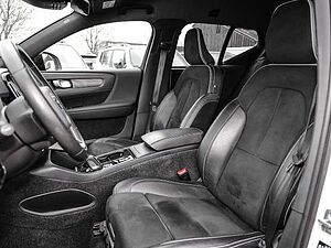Volvo  R Design AWD D4 EU6d-T Allrad StandHZG Navi Leder digitales Cockpit Soundsystem
