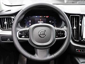 Volvo  Plus Dark 2WD B4 Diesel EU6d digitales Cockpit Memory Sitze Soundsystem HarmanKa