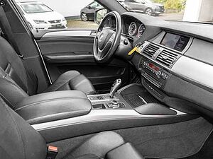 BMW  xDrive50i Allrad Sportpaket HUD Luftfederung Navi Leder Memory Sitze Soundsystem