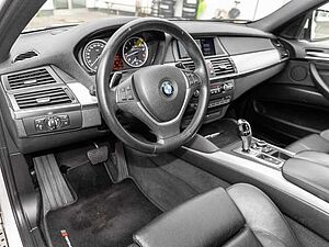 BMW  xDrive50i Allrad Sportpaket HUD Luftfederung Navi Leder Memory Sitze Soundsystem