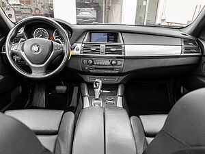 BMW  xDrive50i Allrad Sportpaket HUD Luftfederung Navi Leder Memory Sitze Soundsystem