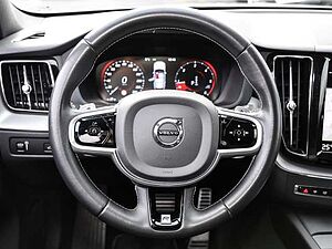 Volvo  R Design AWD B5 Diesel EU6d-T Allrad HUD StandHZG Navi digitales Cockpit Memory