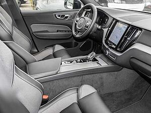 Volvo  Plus Dark 2WD B4 Benzin EU6d StandHZG Leder digitales Cockpit Memory Sitze Sound