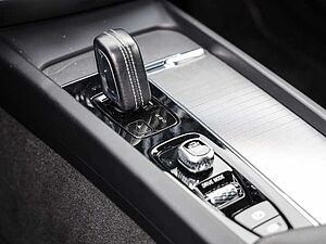 Volvo  Kombi R Design B5 Benzin EU6d Navi digitales Cockpit Memory Sitze Soundsystem