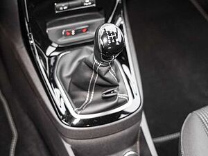 Ford  Titanium 5 Trg 100PS Klimaauto PDC v+h Klimaautom Ambiente Beleuchtung SHZ Notbr